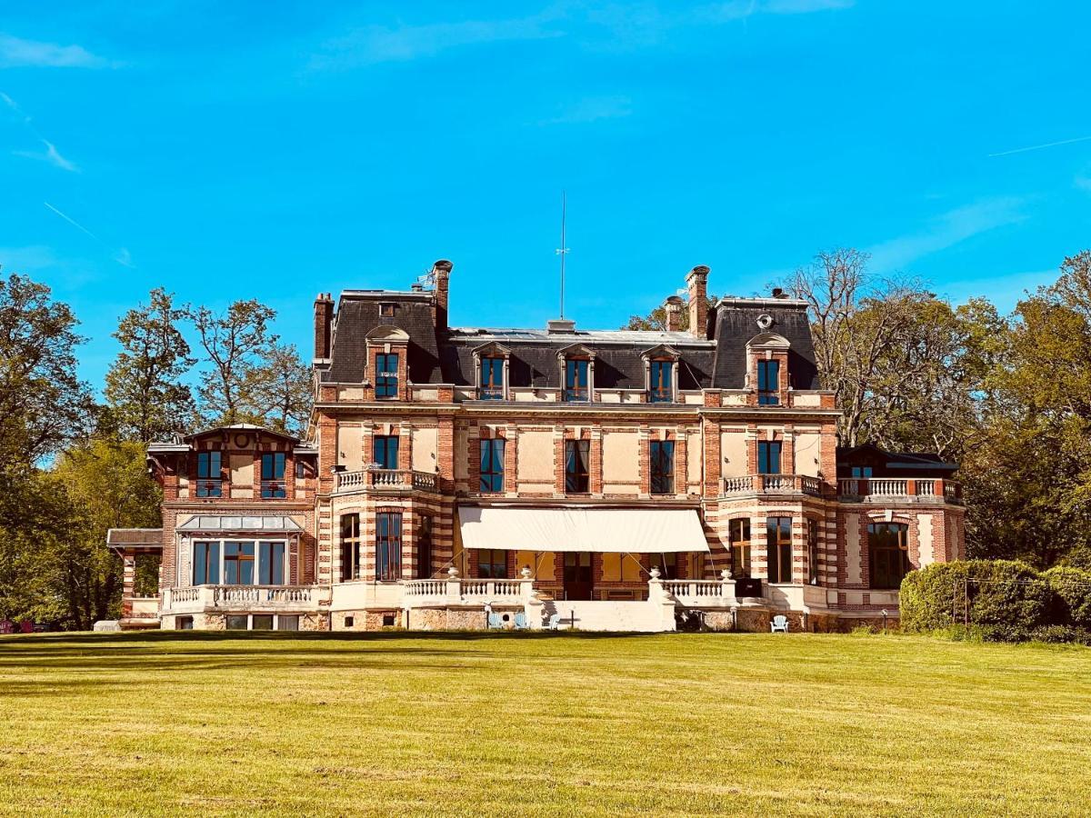 Château de Crènille Chaumes-en-Brie Exterior foto