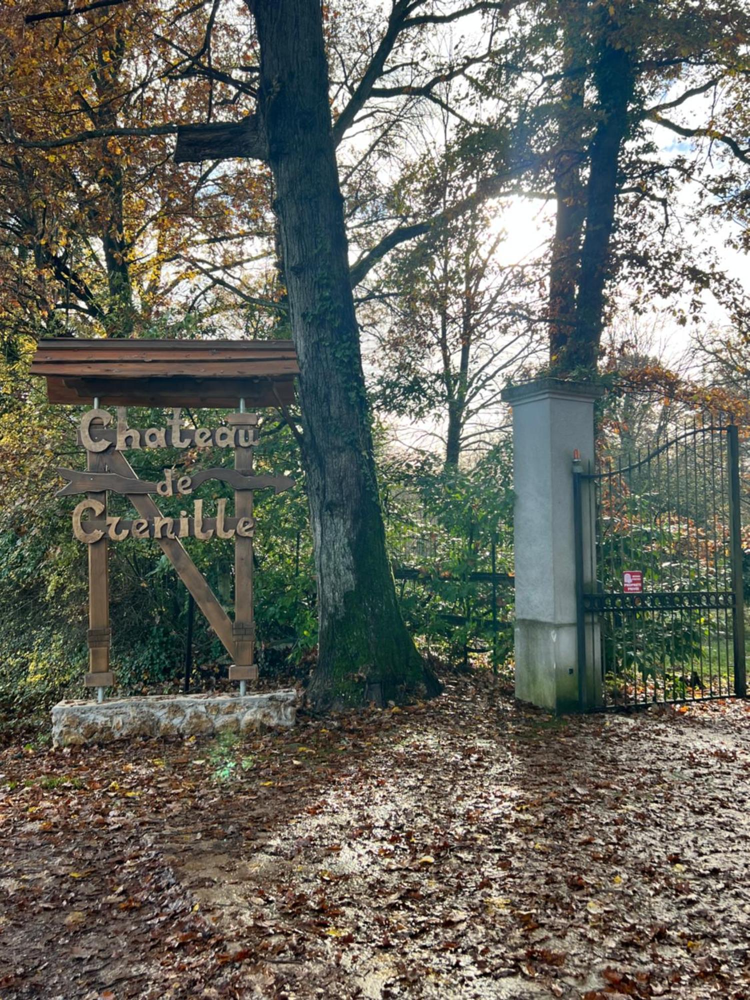 Château de Crènille Chaumes-en-Brie Exterior foto